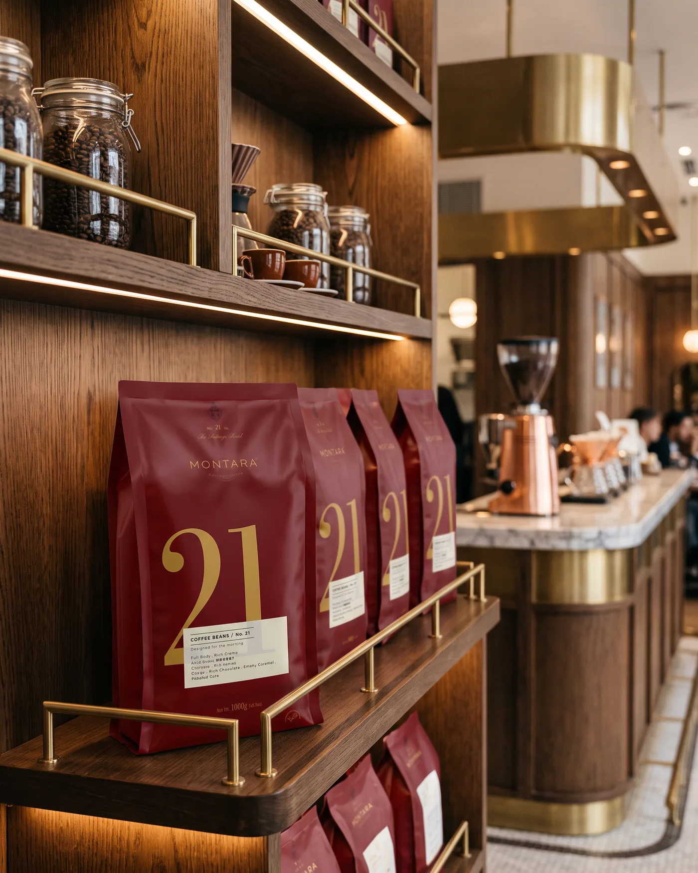 MONTARA No.21 bags on the shelves of a coffee boutique